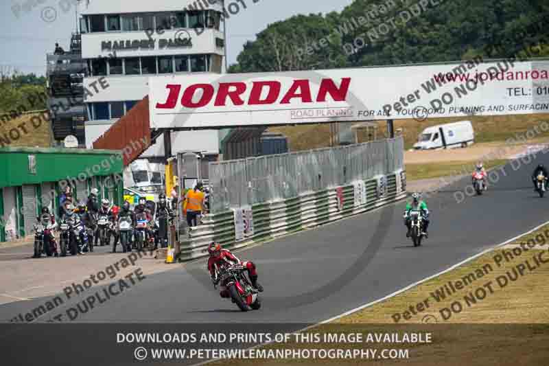 Vintage motorcycle club;eventdigitalimages;mallory park;mallory park trackday photographs;no limits trackdays;peter wileman photography;trackday digital images;trackday photos;vmcc festival 1000 bikes photographs